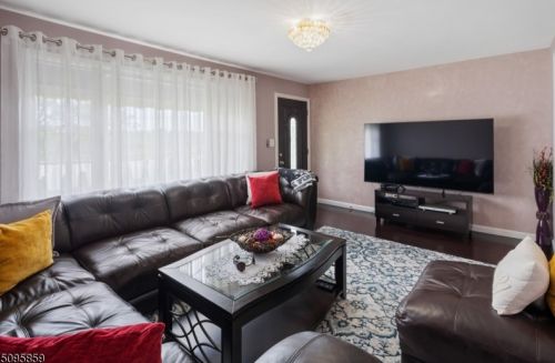 144 Boonton Tpke, Lincoln Park, NJ 07035-2002