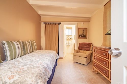 2018 Lingard St, Lancaster CA 93536-1405 exterior