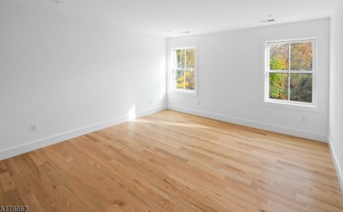 38 Old Smalleytown Rd, Warren NJ  07059-5446 exterior