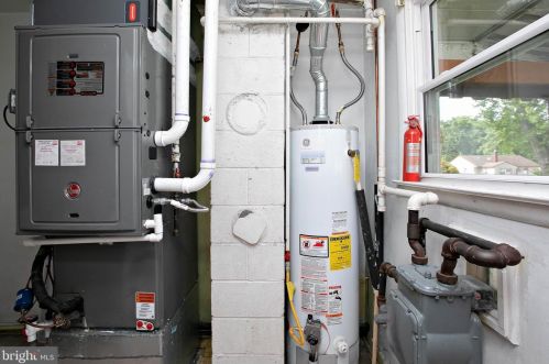 121 Hannold Blvd, West Deptford NJ  08096-1815 exterior