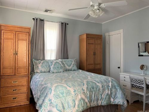 4 Stone Ave, Crotonville NY  10562-3707 exterior