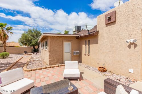 905 Bluefield Ave, Phoenix AZ 85053-1042 exterior