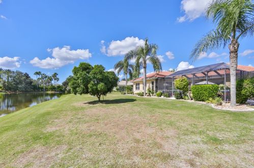 2207 Myrtle Vista Ct, Ruskin, FL 33573-5887