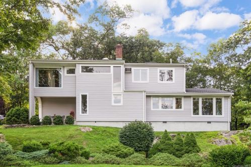 810 Syska Rd, Crotonville, NY 10562-1424