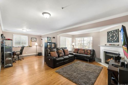 20 Stratford Rd, White Plains NY  10603-2827 exterior