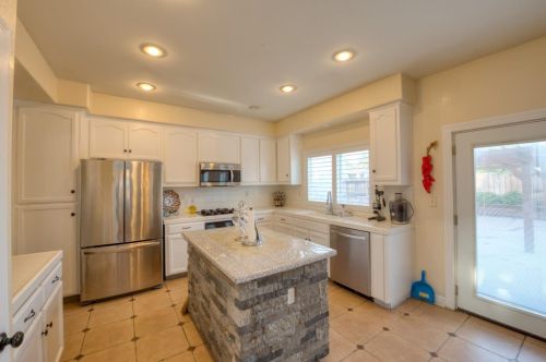 1108 Brookhaven Ln, Manteca CA  95337-8223 exterior