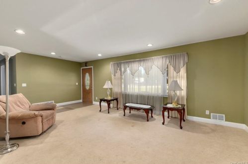 26 Boniello Dr, Mahopac, NY 10541-2808