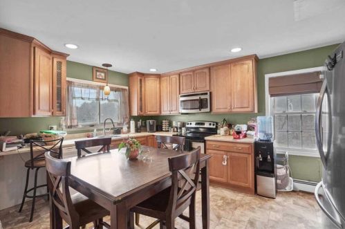 318 Noxon Rd, Poughkeepsie NY  12603-2904 exterior