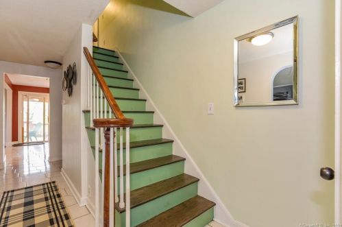 415 Ridge Rd, Middletown CT  06457-5230 exterior