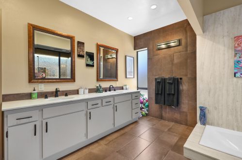 56 Sierra Madre Way, Rancho Mirage CA  92270-3933 exterior