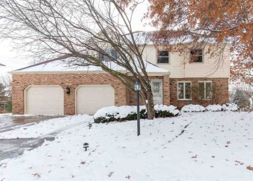 1645 Queens Dr, Panarama Park, IA 52722-1837