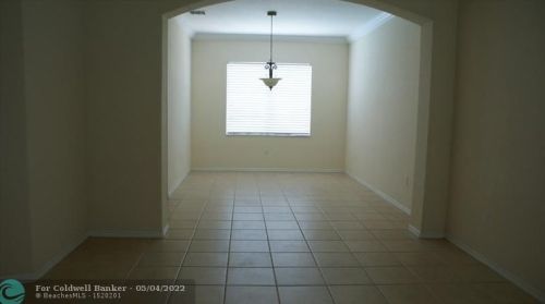 2127 176th Ter, Hollywood, FL 33029-5261