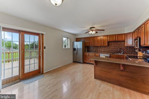 104 Vlg Grn Dr, Gilbertsville PA  19525-9500 exterior