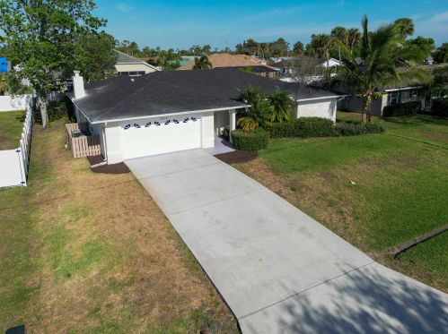 2614 Cactus Cir, Fort Pierce, FL 34953-2866