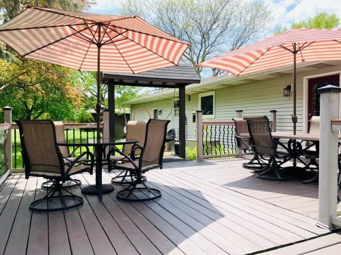 221 150, Valpo IN  46383-9559 exterior