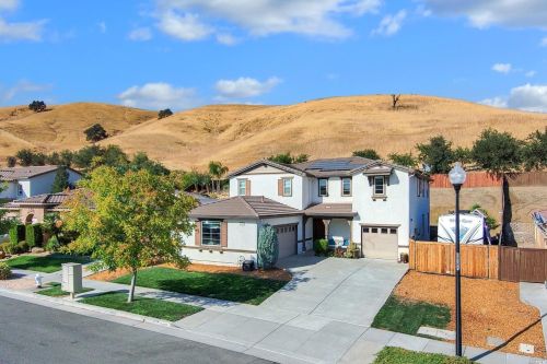 1392 Couples Cir, Fairfield, CA 94533-2586