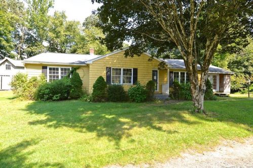 30 Riverview Ave, Deep River, CT 06417-2030