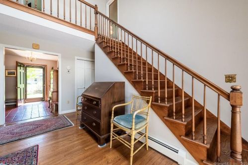 13 Dennison Rd, Essex CT  06426-1352 exterior