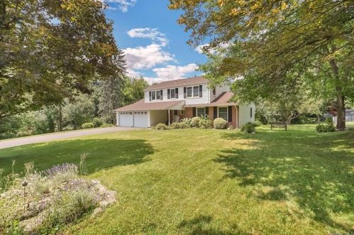3 Hickory Dr, Camp Bell Hall, NY 10916-3322