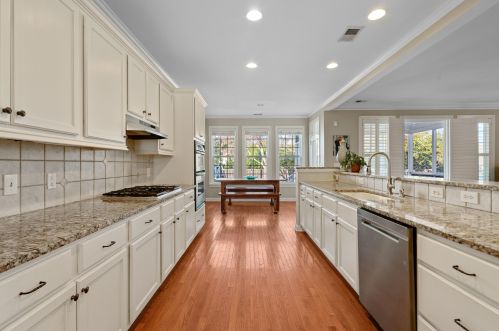1600 Willowick Ct, Mount Pleasant SC  29466-8172 exterior