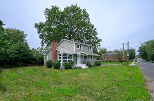 127 Bretton St, Bridgeport, CT 06606-4146