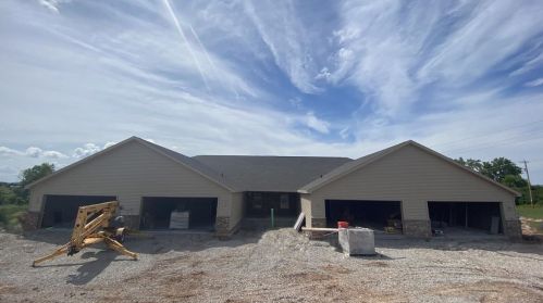 2144 Royal Crest Cir, Green Bay, WI 54311-5309