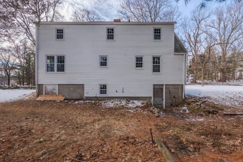 109 St, Auburn MA 01501-2748 exterior