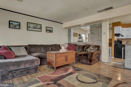 541 Old Orchard Ln, Camp Hill PA  17011-1829 exterior