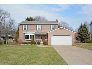 181 Crestview Dr, Elyria, OH 44035-1707