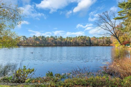 16 Caranetta Dr, Lakewood NJ  08701-3106 exterior