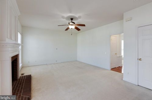 8987 Birch Bay Cir, Lorton VA  22079-5660 exterior