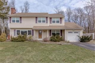 11 Elm Ln, Stonybrook, NY 11790-2117