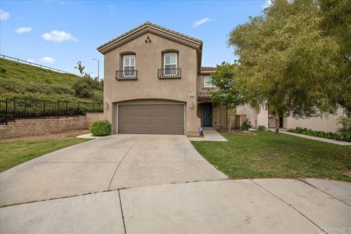 28205 Shirley Ln, Santa Clarita, CA 91350-5717