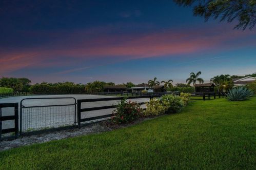 2904 Appaloosa Trl, West Palm Beach FL  33414-7639 exterior