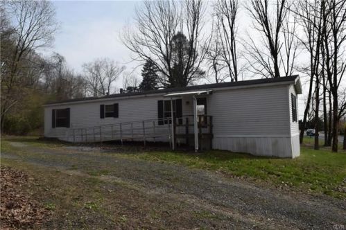 1184 Riverview Dr, Walnutport, PA 18088-9112