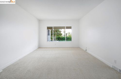 1409 Ventura Dr, West Pittsburg CA  94565-6426 exterior