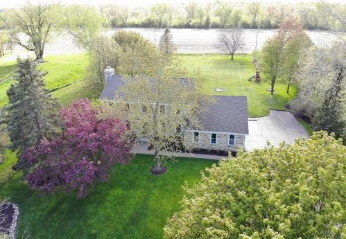 11515 Glenwood Dr, Thiensville, WI 53097-3117