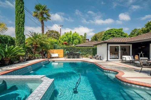 5230 El Cedral St, Long Beach CA  90815-3904 exterior