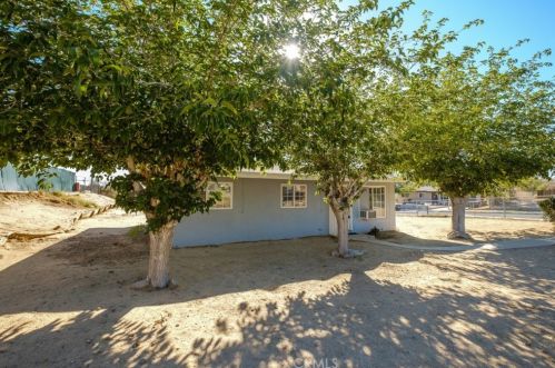16434 Yucca Ave, Victorville CA  92395-3533 exterior