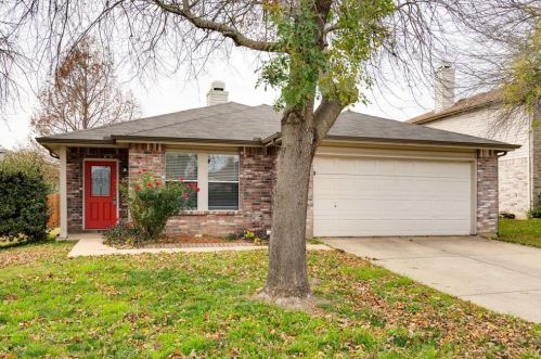 8212 Clear River Ln, Denton, TX 76210-0887