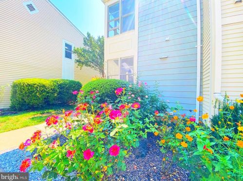 2059 Whisperwood Glen Ln, Herndon VA  20191-4123 exterior