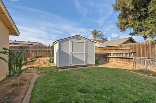 6148 San Juan Ct, Riverbank CA  95367-2742 exterior