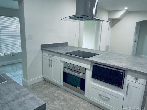 6441 19th St, Hollywood FL  33023-2116 exterior