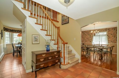 53 Sycamore Ave, Lake Grove, NY 11755-2734