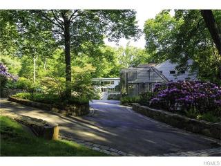313 Pound Ridge Rd, Bedford, NY 10506-1347