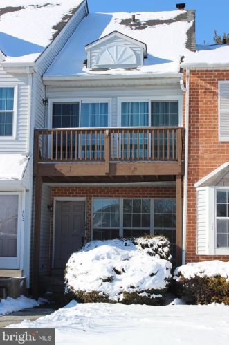 402 Wendover Dr, Norristown, PA 19403-2992