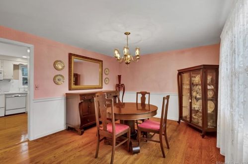 43 Walnut Ln, Northford CT  06472-1128 exterior