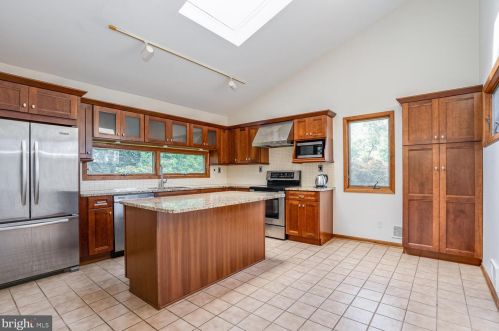 7 Waldron Ln, Flemington NJ  08822-1904 exterior