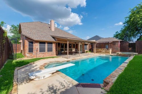 7325 Cottonwood Ct, Fort Worth, TX 76182-7824