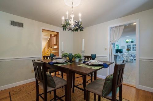 258 Shore Dr, Salem NH  03079-1694 exterior